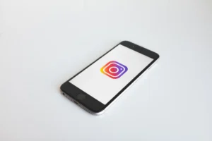 Instagram Brings Back the Chronological Feed (Why It Matters in 2022)